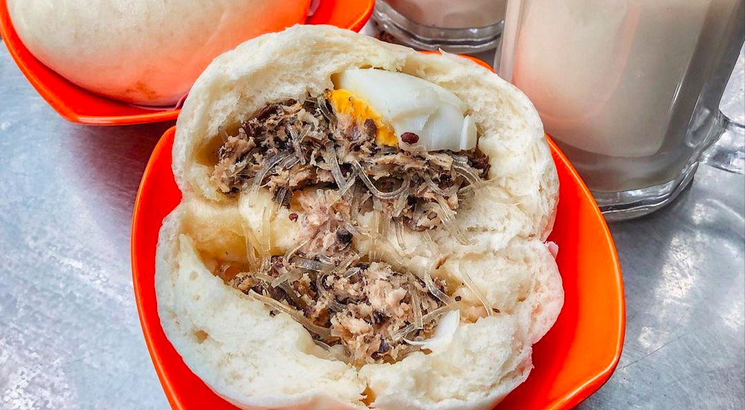 Quán bánh bao ngon nức tiếng Hà Nội: Muốn ăn phải xếp hàng chờ, mua được hay không còn do "duyên số"