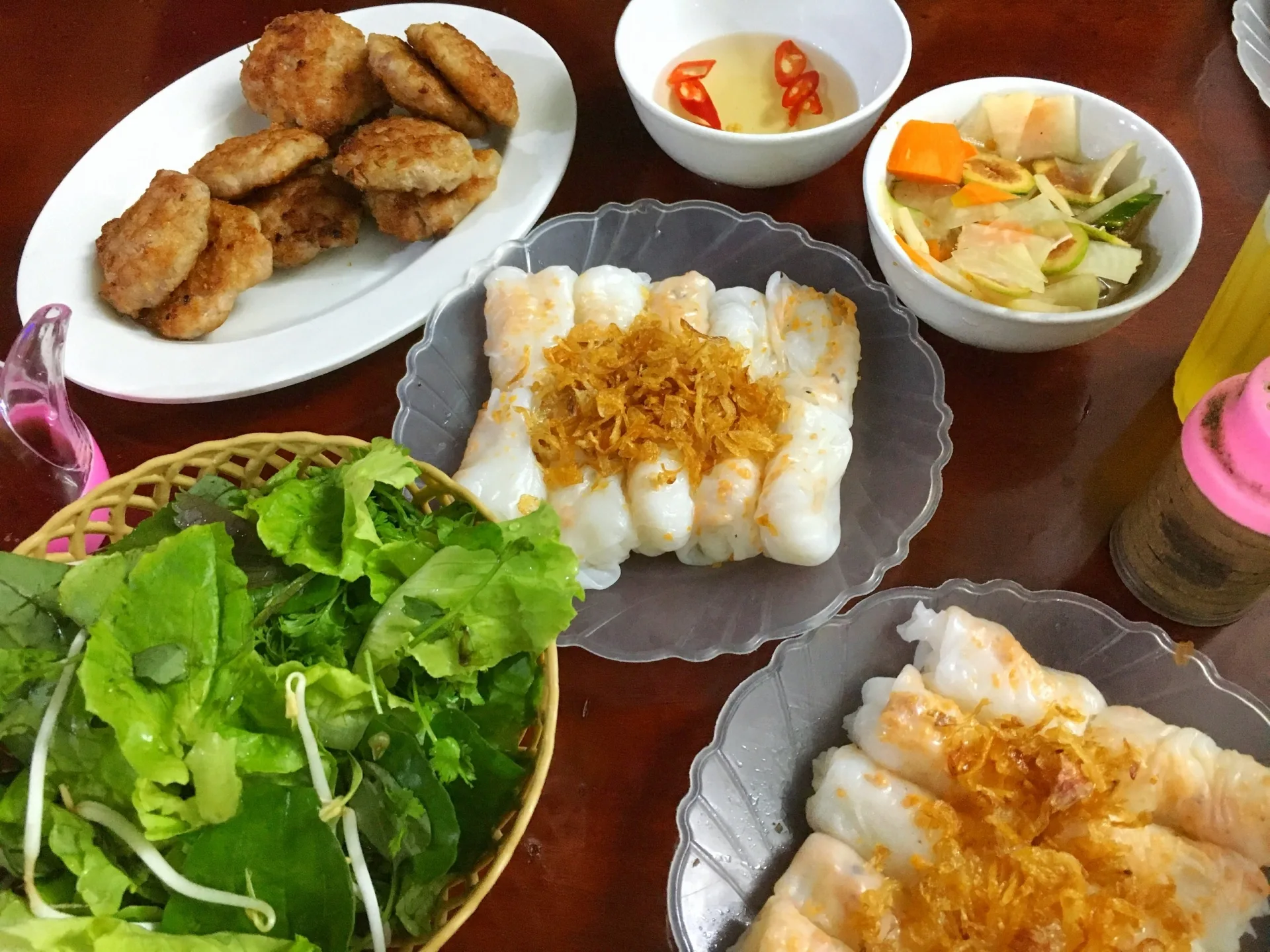 Bánh cuốn thịt tôm, món ăn sáng đặc sản ai ăn cũng mê ở Sầm Sơn - Ảnh 3