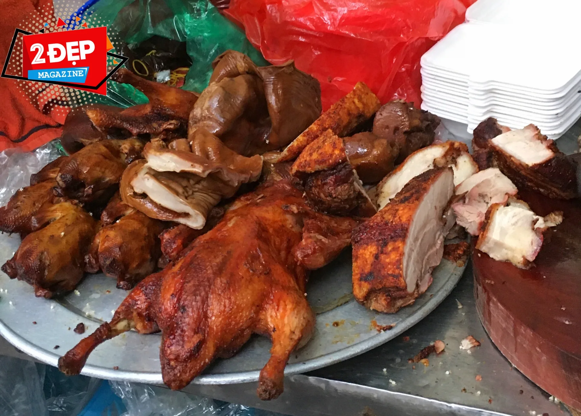 Thịt quay Thể Giao, hàng thịt quay 30 năm chiều nào cũng diễn ra cảnh xếp hàng chờ mua như thời bao cấp - Ảnh 2