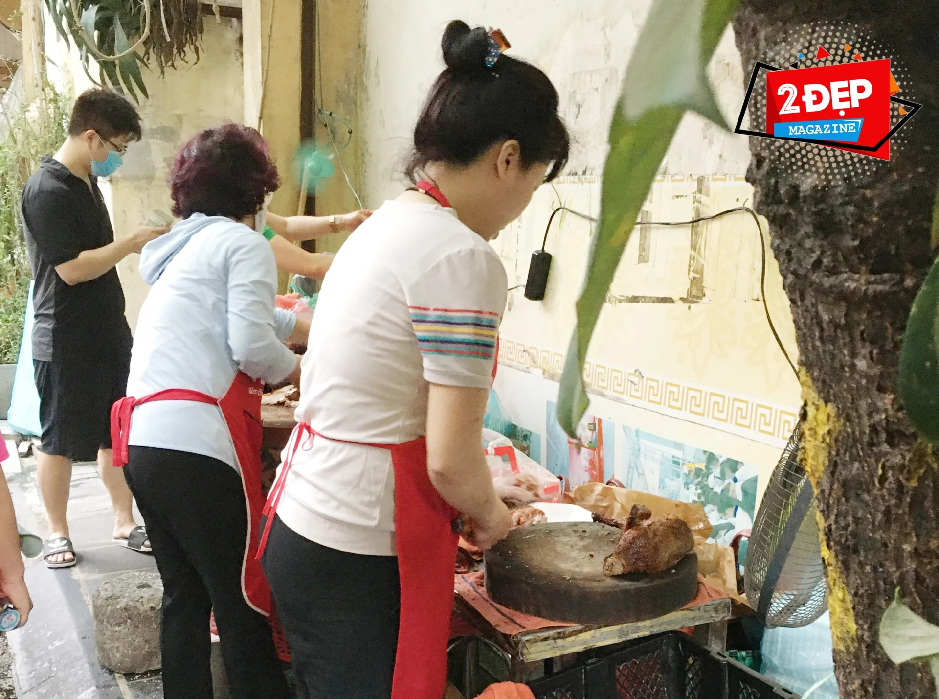 Thịt quay Thể Giao, hàng thịt quay 30 năm chiều nào cũng diễn ra cảnh xếp hàng chờ mua như thời bao cấp - Ảnh 6