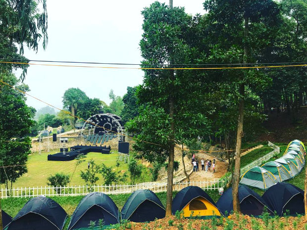 Cắm trại ngoài trời tại Đồng Mô.