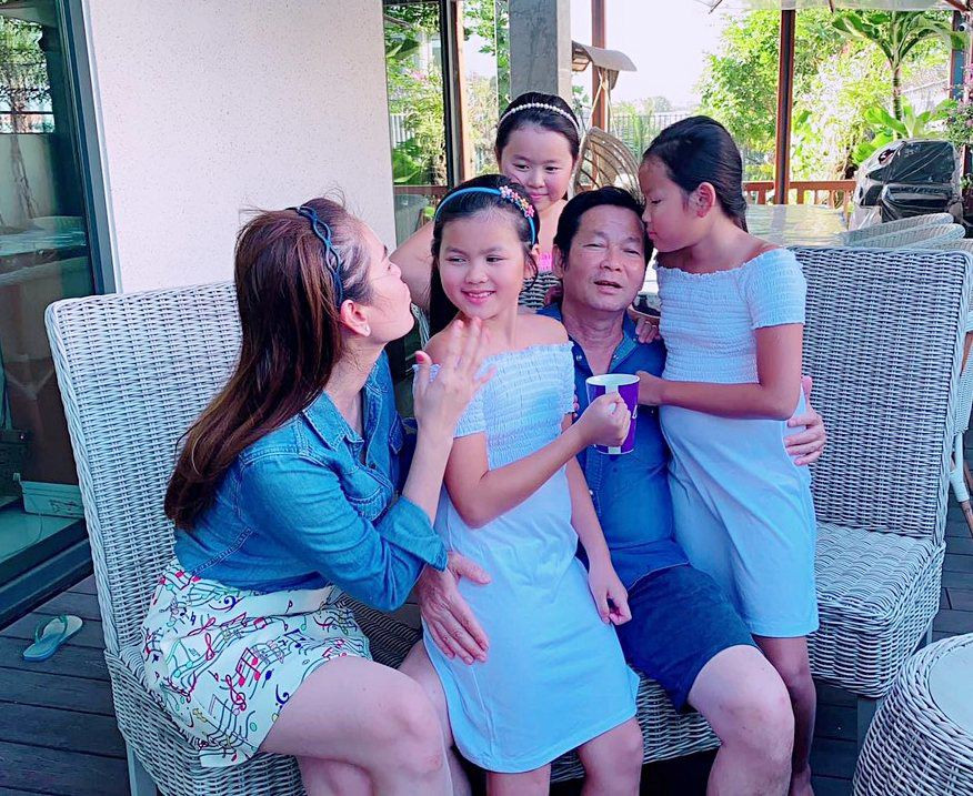 Gia đình hạnh phúc của hoa hậu Phương Lê.
