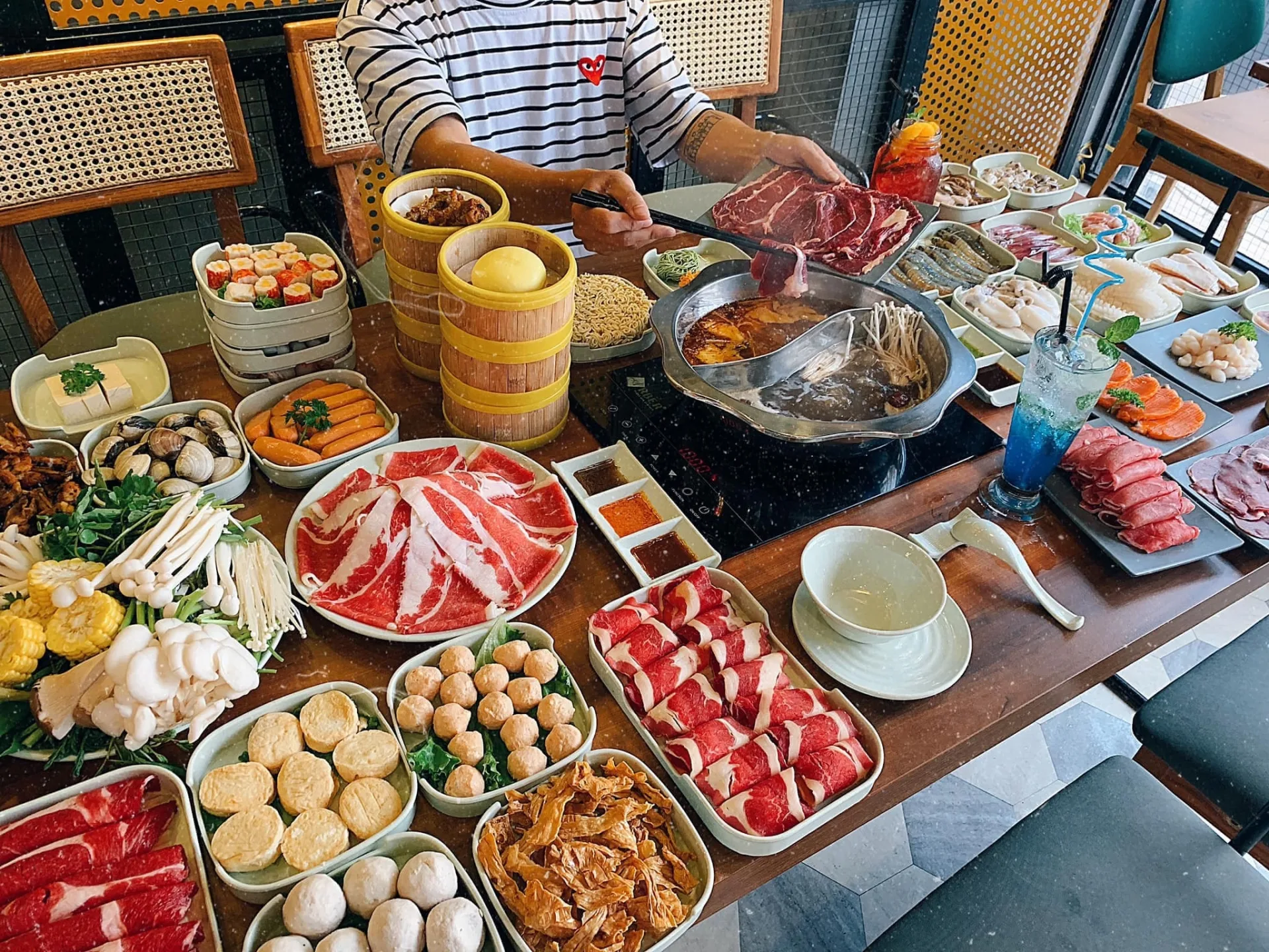 Buffet lẩu.