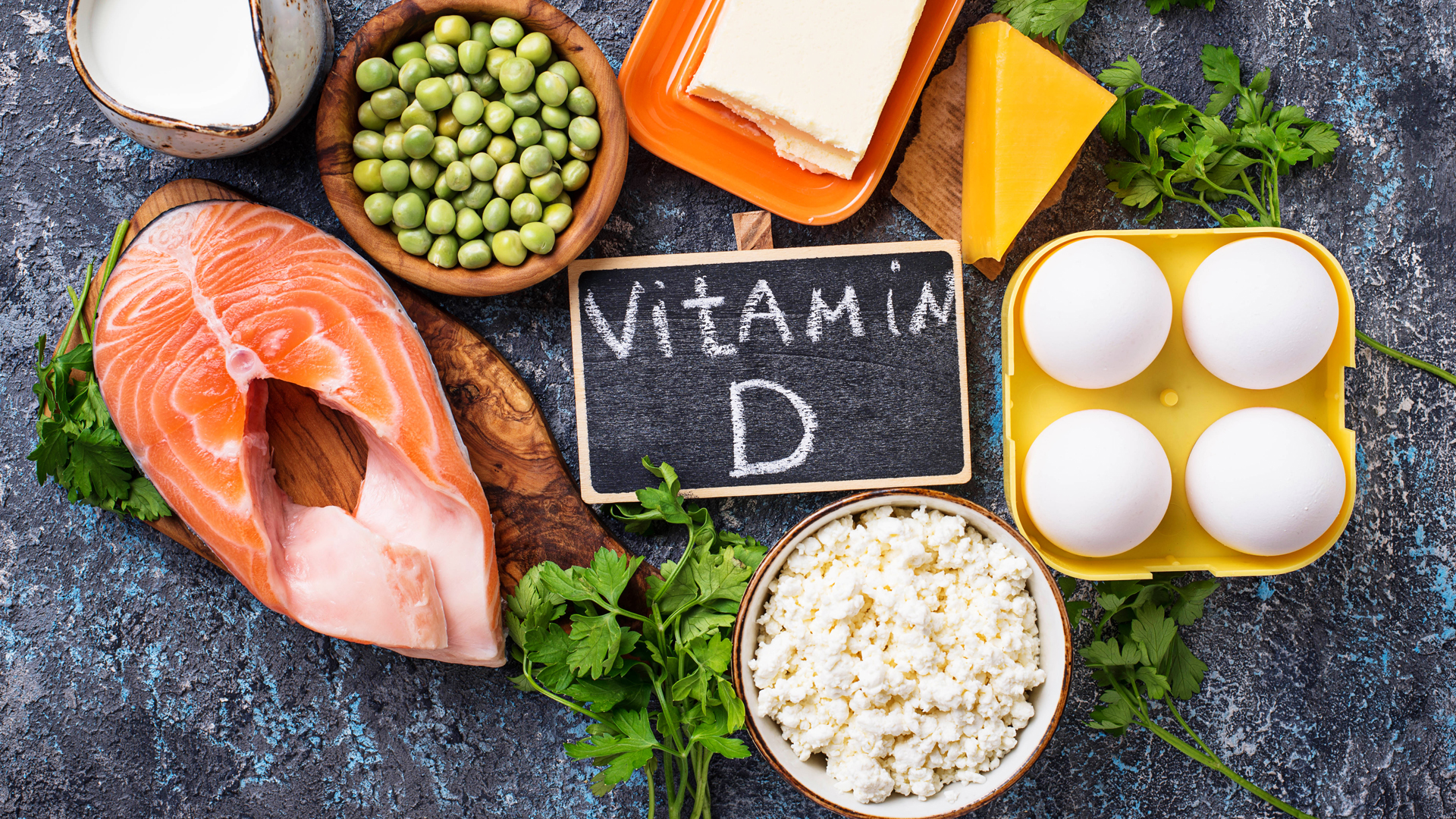 Ăn thực phẩm giàu vitamin đặc biệt là vitamin A và D để hình xăm giữ màu tốt nhất.