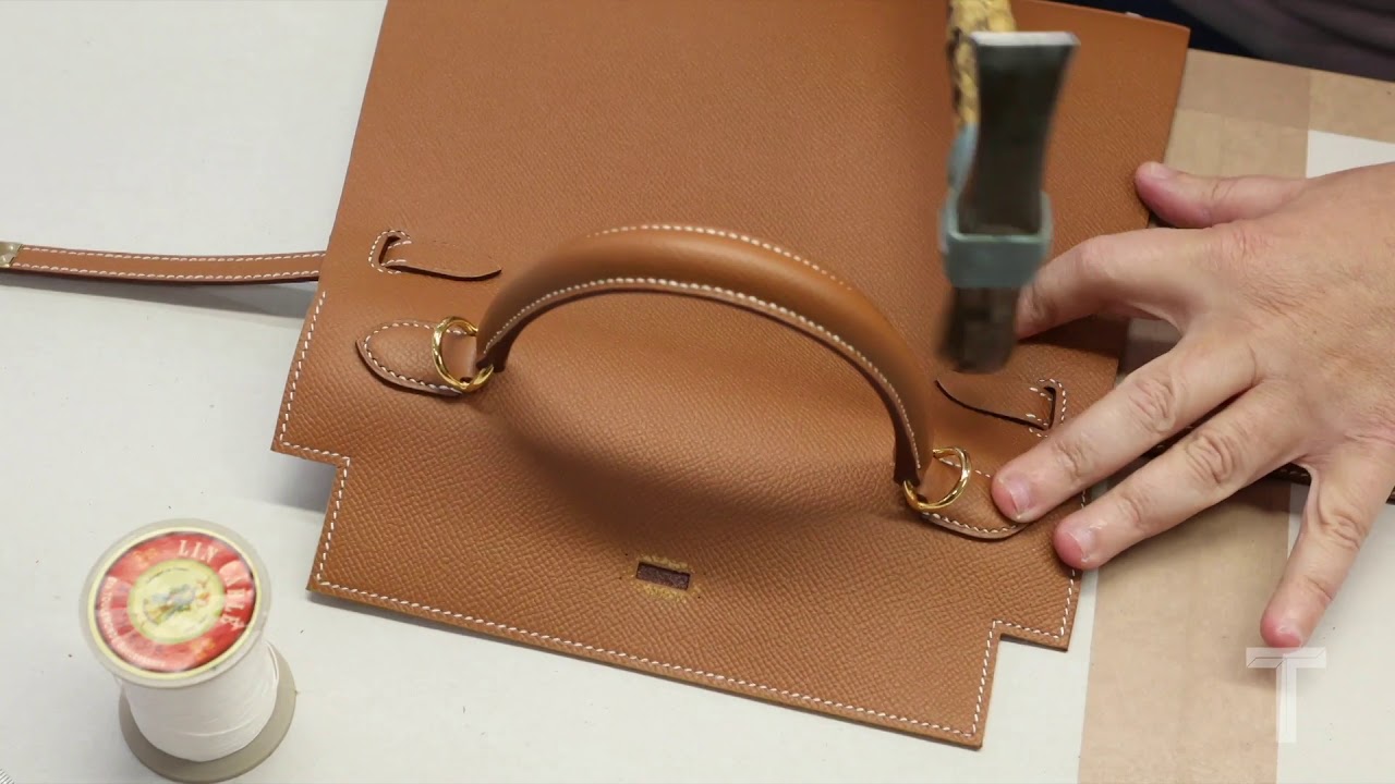 Tất cả những công đoạn làm túi Birkin đều bằng tay, bởi những người thợ nhiều kinh nghiệm nhất của Hermes.