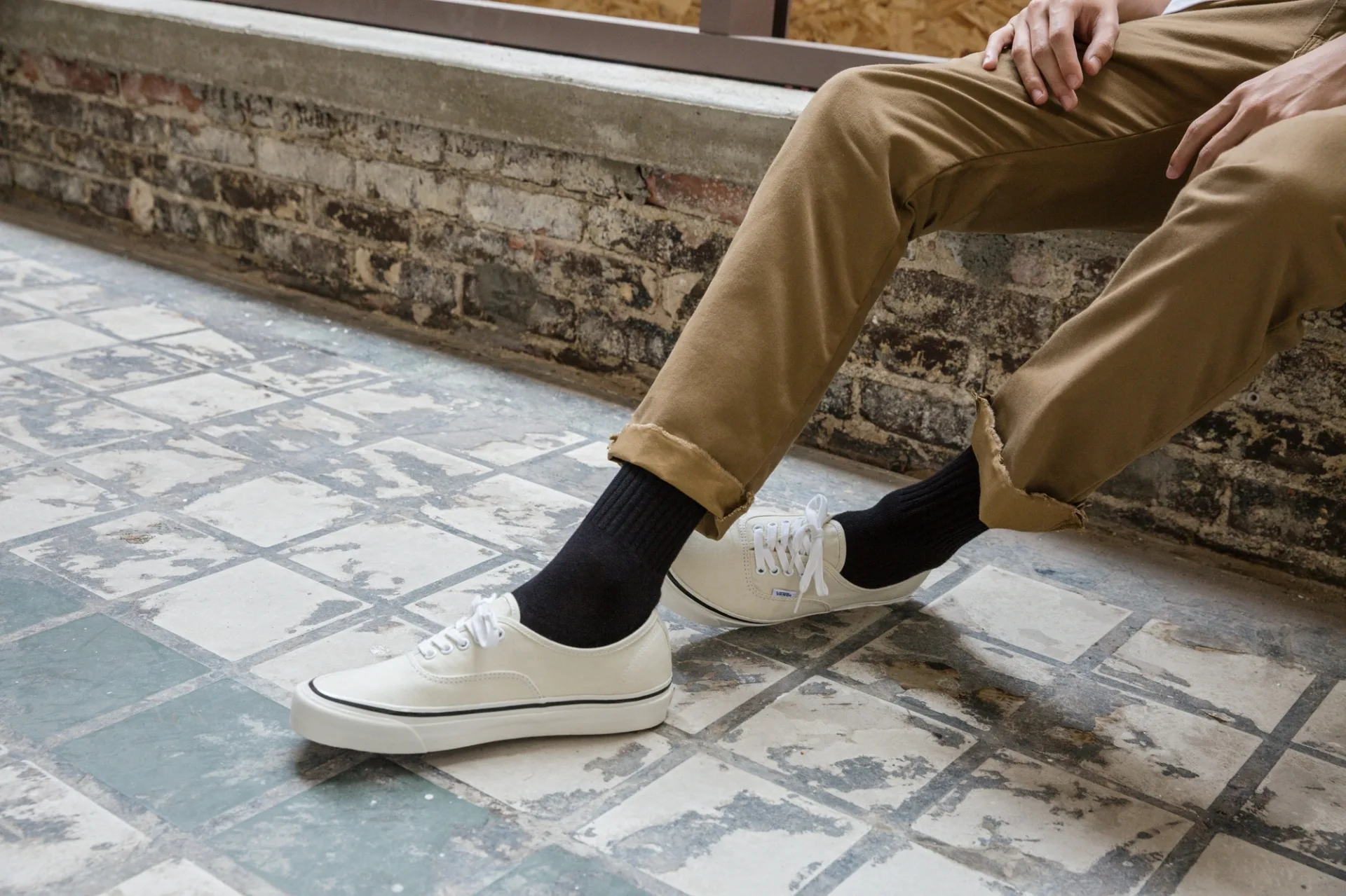 7 đôi giày sneakers chưa bao giờ giảm sức hút qua nhiều năm - Ảnh 8