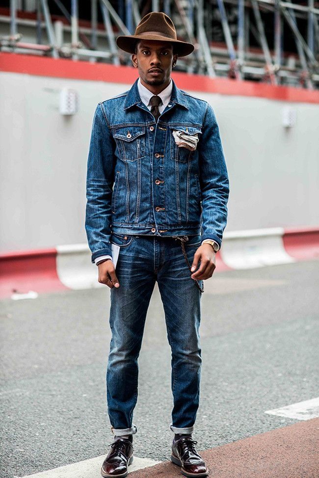 Denim-on-denim giúp quý ông thêm phong trần, bụi bặm.