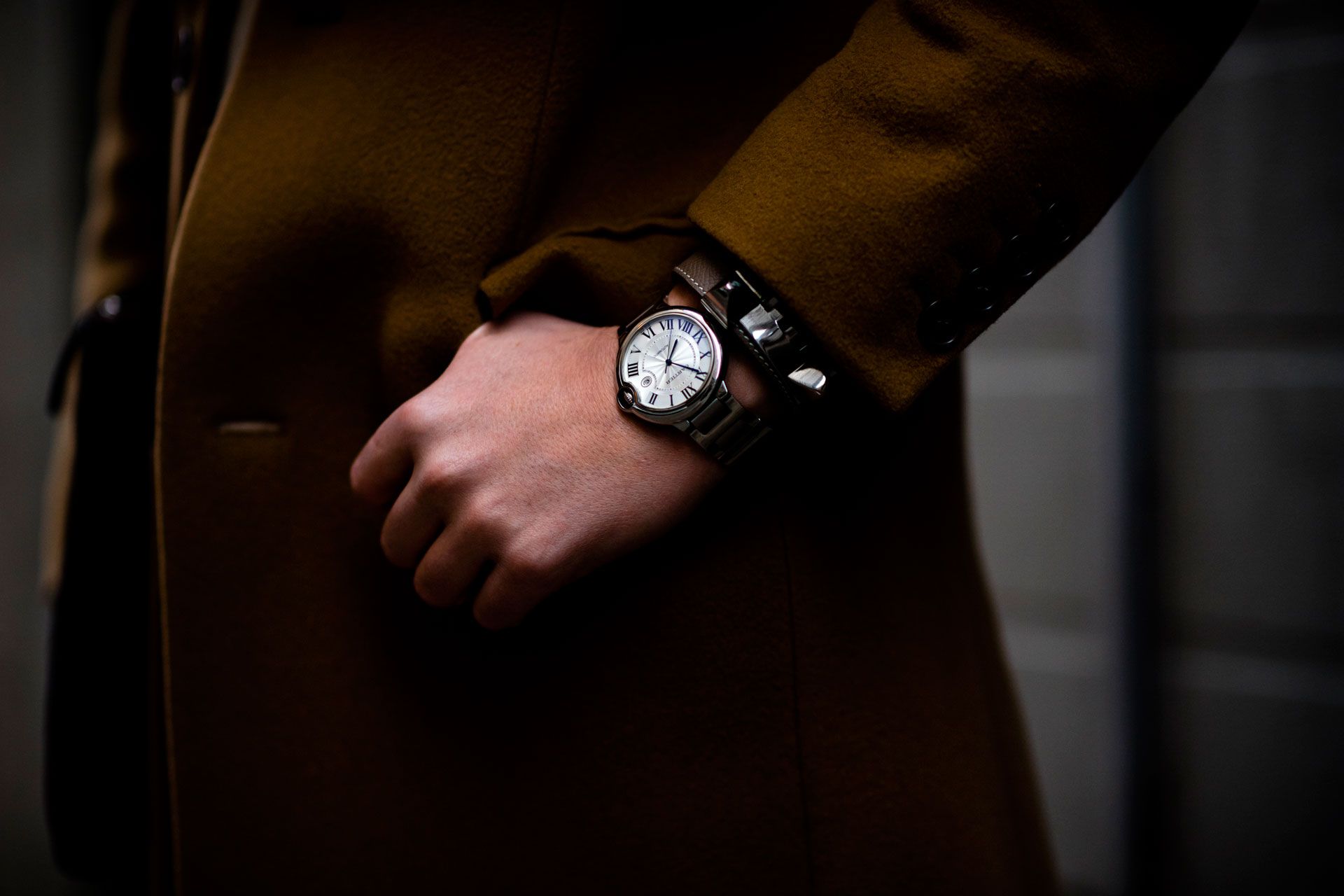 Đồng hồ luôn là phụ kiện yêu thích hàng đầu của nam giới, vừa thể hiện được sự sang trọng vừa tôn cá tính của người đeo.