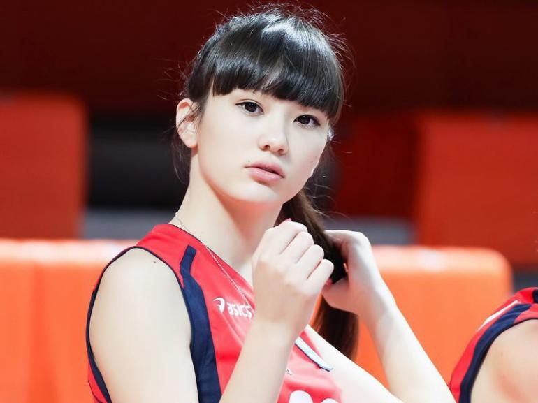 Nữ thần bóng chuyền và thương hiệu thời trang riêng