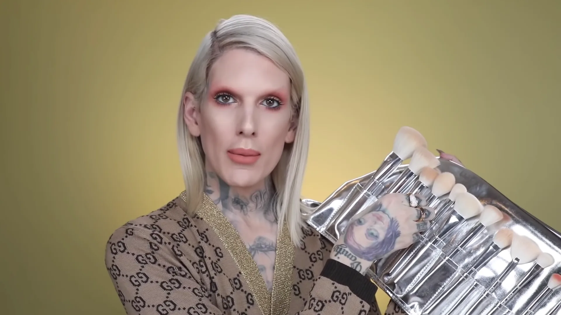 'Ông hoàng trang điểm' Jeffree Star và thành kiến với nhà Kim Kardashian  - Ảnh 3