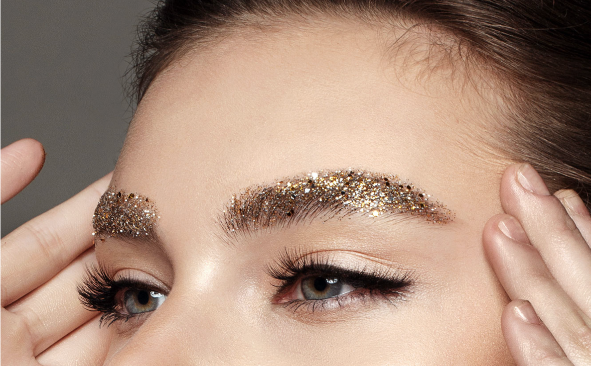 Trang điểm lấp lánh với kim tuyến sao cho đẹp?