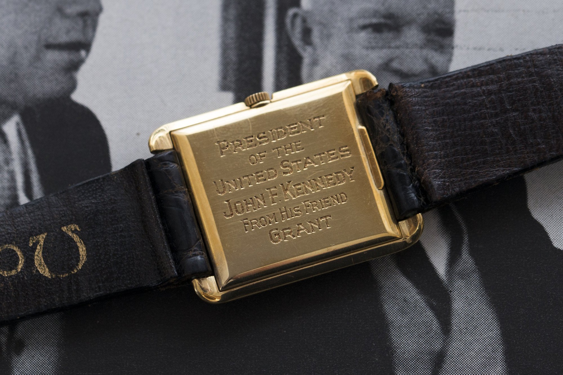 Chiếc đồng hồ đặc biệt đang được trưng bày tại viện bảo tàng của Omega tại Thuỵ Sĩ, món quà của thượng nghị sĩ Grant dành cho