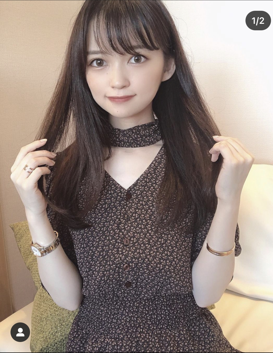 @moe___u tên thật là Moyu, một beauty blogger đến từ Nhật Bản có gương mặt xinh xắn nhưng chỉ sở hữu chiều cao khiêm tốn 1,55m. Cô nàng thường cập nhật các cách phối đồ dành cho nàng 'nấm lùn' trên Instagram cá nhân.
