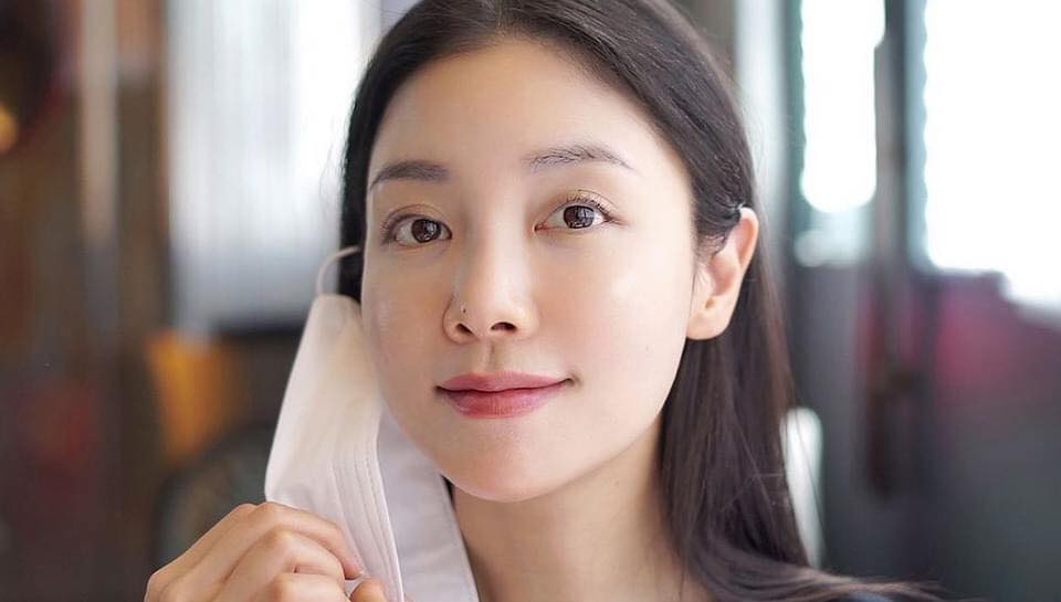 Blogger Hàn Quốc 42 tuổi tiết lộ bí quyết trẻ mãi không già