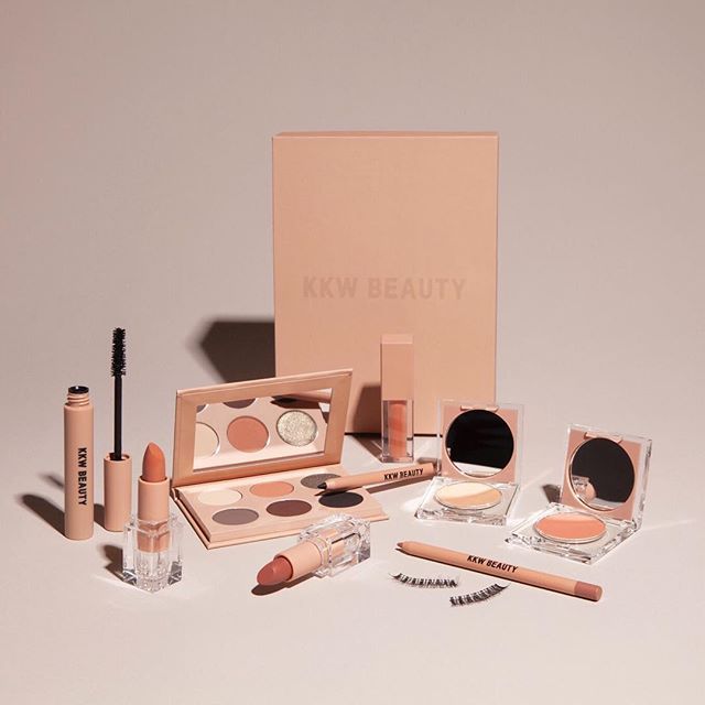 Năm 2020, KKW Beauty được Max Factor và Coty Beauty mua lại 20% cổ phần, càng nhân rộng tầm ảnh hưởng của thương hiệu.