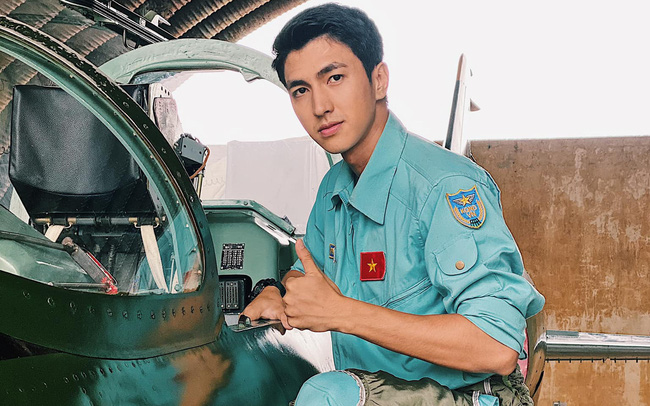 Bình An, Song Luân mặc quân phục đẹp không kém Huyn Bin, Song Joong Ki