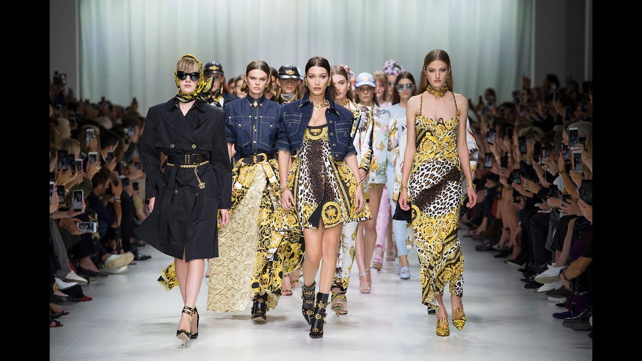 Những tên tuổi lớn góp mặt tại Milan Fashion Week có thể kể đến gồm có Versace, Moschino, Louis Vuitton, Prada,...