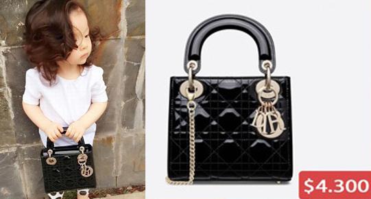 Cô bé còn thả dáng đáng yêu cùng mẫu túi Lady Dior giá gần 100 triệu 'đắt xắt ra miếng'.