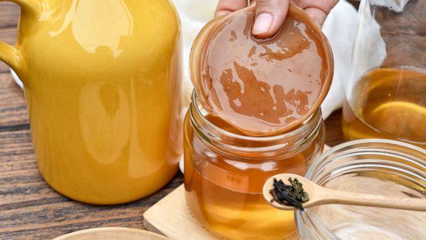 Kombucha - nấm thuỷ sâm trong trà: Nguyên liệu dưỡng nhan tiềm năng của ngành mỹ phẩm