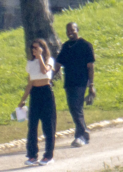 Kanye West và Irina Shayk lộ hình ảnh đang bí mật hẹn hò. Họ đều là những gương mặt tiêu biểu trong lĩnh vực thời trang.
