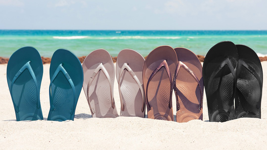 Năm 1960, flip flop trở thành biểu tượng không thể thiếu của những bãi biển California xinh đẹp.