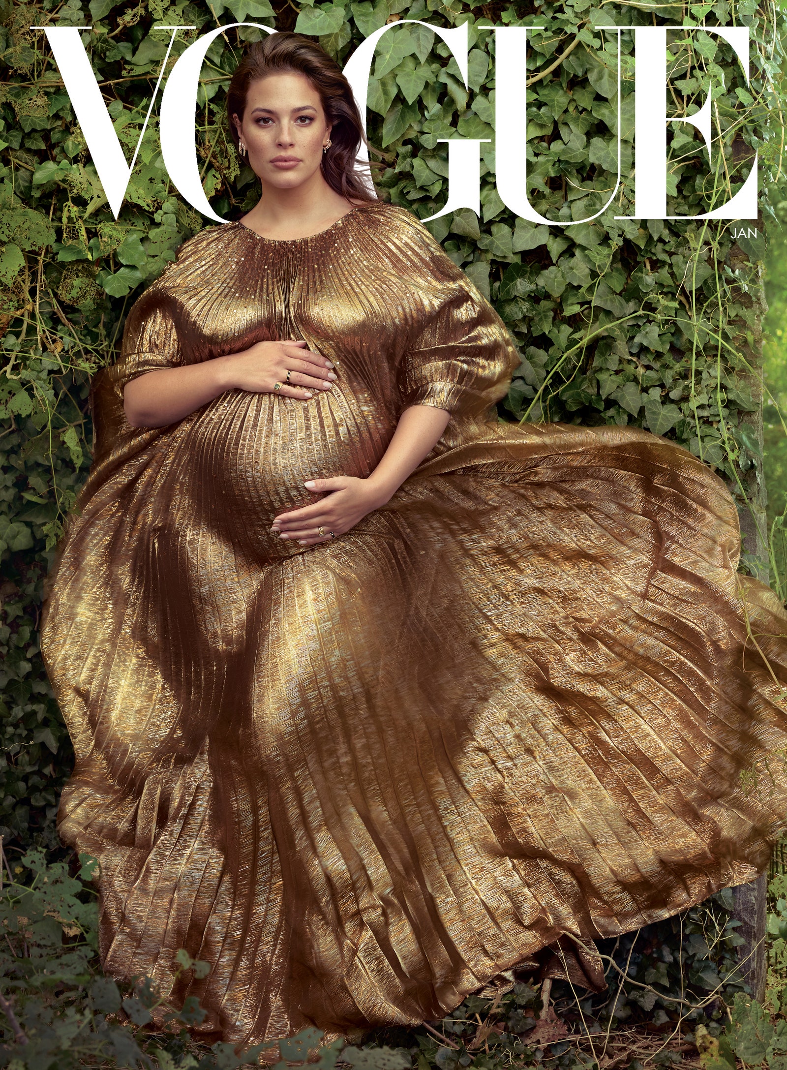 Asley Graham lộng lẫy trên tạp chí Vogue khi đang mang thai.