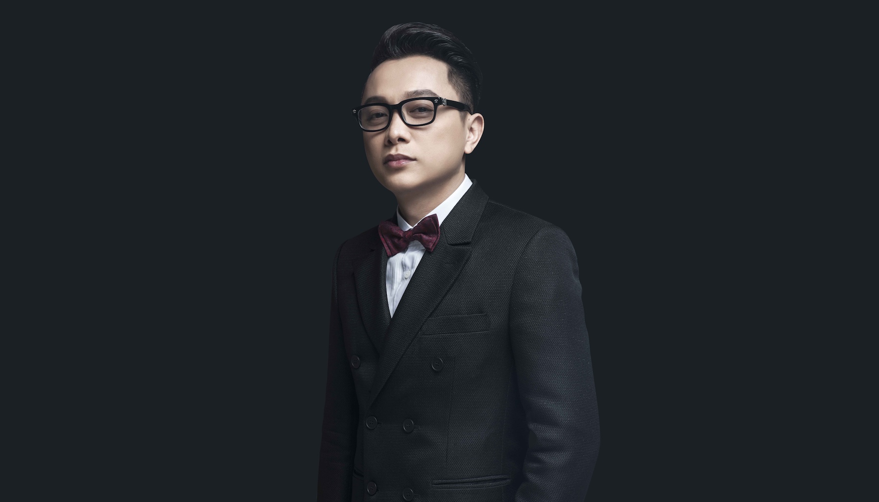 Anh là nhà thiết kế duy nhất ở Việt Nam trở thành uỷ viện chính thức của Hiệp hội thời trang châu Á.