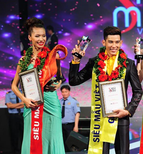 Minh Tú nhận giải Bạc Siêu mẫu Việt Nam 2013