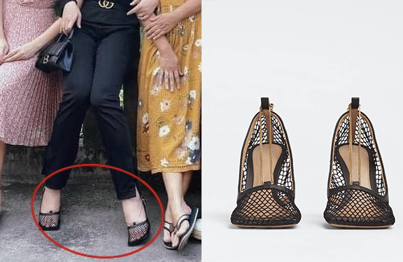 Độc đáo nhất phải kể đến đôi giày lưới trông 'phớt' qua cứ như hàng chợ Đồng Xuân nhưng bạn sẽ bất ngờ về xuất xứ của nó. Thực chất đây là mẫu giày mũi vuông chất liệu lưới có giá hơn 1000 USD (khoảng 24 triệu đồng) của Veneta Bottega. 