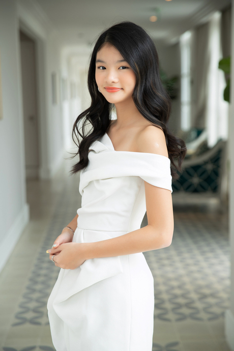 Ngoại hình của con gái Trương Ngọc Ánh ở tuổi 13, xinh đẹp và thừa hưởng đường nét từ bố mẹ.