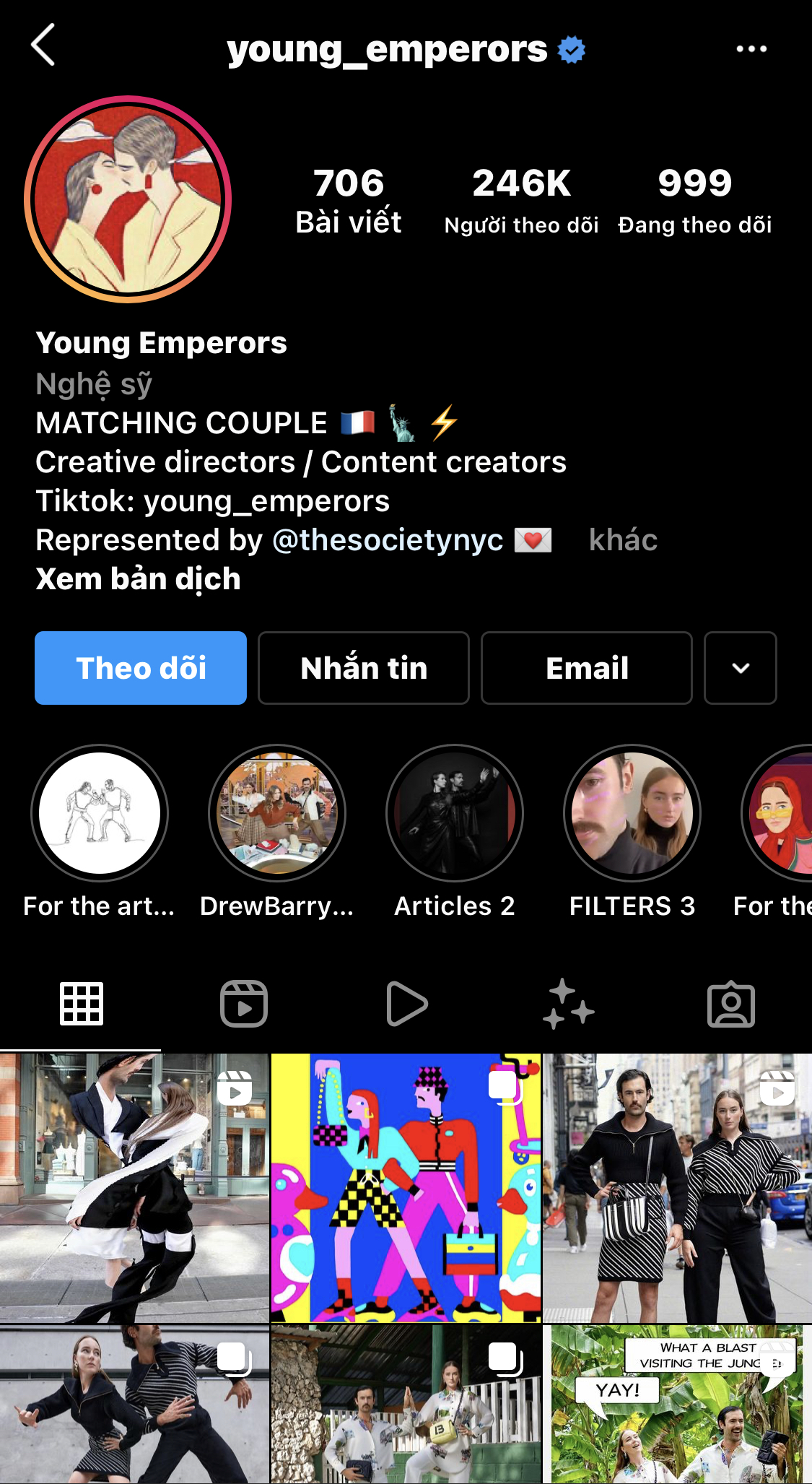 Tài khoản Instagram young_emperors thành lập từ năm 2018, thu hút hơn 245 nghìn lượt theo dõi, là nơi họ cập nhật những outfit đồ đôi sành điệu và lạ mắt.
