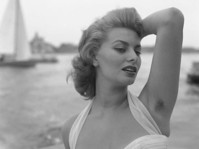 Sophia Loren là một trong những sao nữ đấu tranh đòi quyền bình đẳng cho phụ nữ vào thập niên 90.