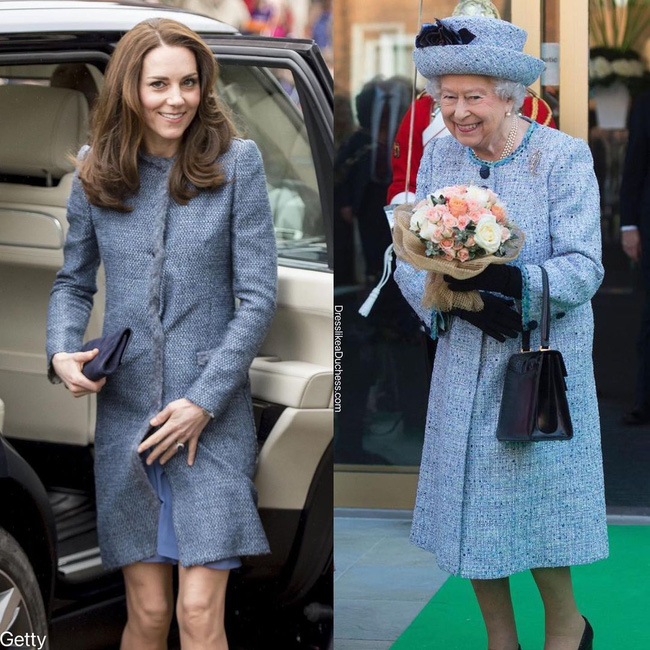 Nữ hoàng Anh luôn phối phụ kiện như mũ hoa, túi xách nhỏ trong khi Middleton lại chọn clutch cầm tay trẻ trung.