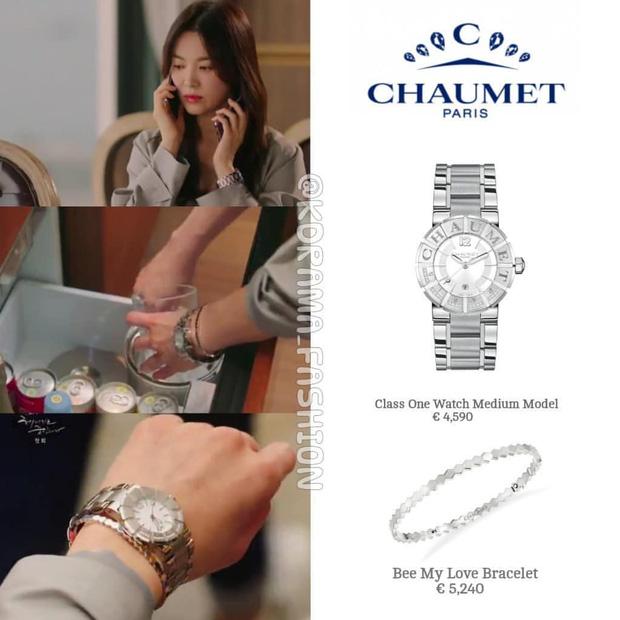 Bộ đôi đồng hồ và vòng bạc của Chaumet có tổng giá trị 255 triệu đồng. Nếu không bóc giá, nhiều người cảm thấy set phụ kiện này quá bình thường với Song Hye Kyo.