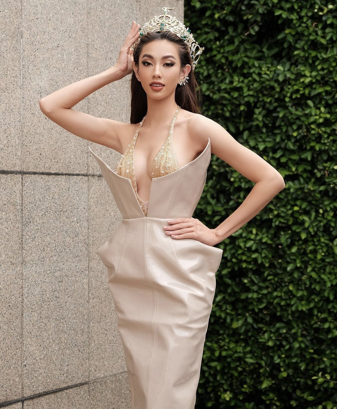 Tân Hoa hậu Thùy Tiên bị xếp đứng ngoài rìa giữa dàn mỹ nhân Thái Lan tại một sự kiện - Ảnh 6