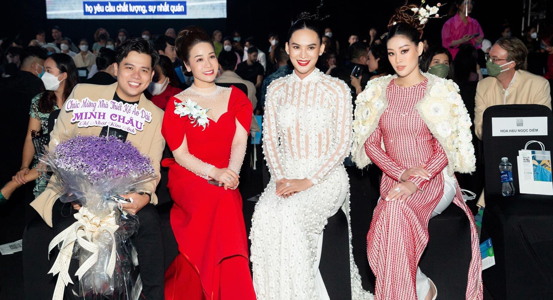 Áo dài chiếm ưu thế trên thảm đỏ Vietnam International Fashion Week 2021