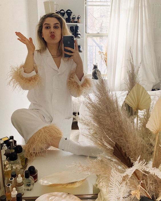 Bộ pijama phong cách 'vặt lông gà' được Rosé, Kendall Jenner thi nhau đẩy trend - Ảnh 11