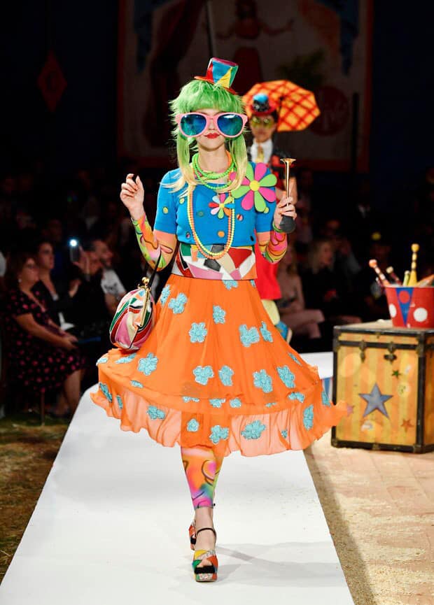 Moschino Resort Collection 2019 Throwback: The Hottest Circus Ever - Ảnh 5