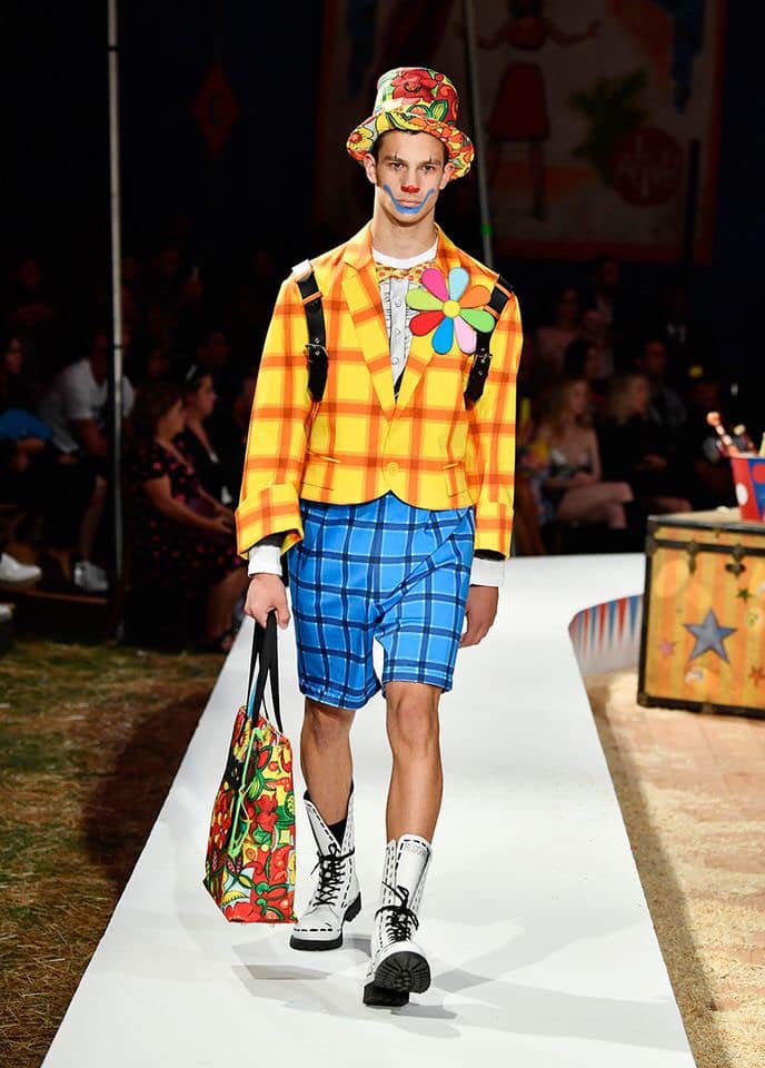 Moschino Resort Collection 2019 Throwback: Hottest Circus Ever - Ảnh 13
