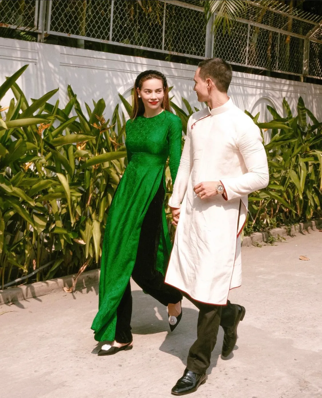 Màn khoe outfit đầu năm của các cặp sao Việt: Lệ Quyên - Lâm Bảo Châu 