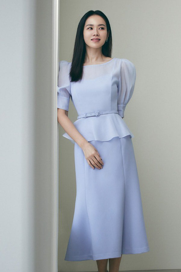 Bộ ảnh thời trang mới nhất của Son Ye Jin: 'Mỹ nữ xuyên không' gọi tên bà xã tương lai Huyn Bin - Ảnh 7