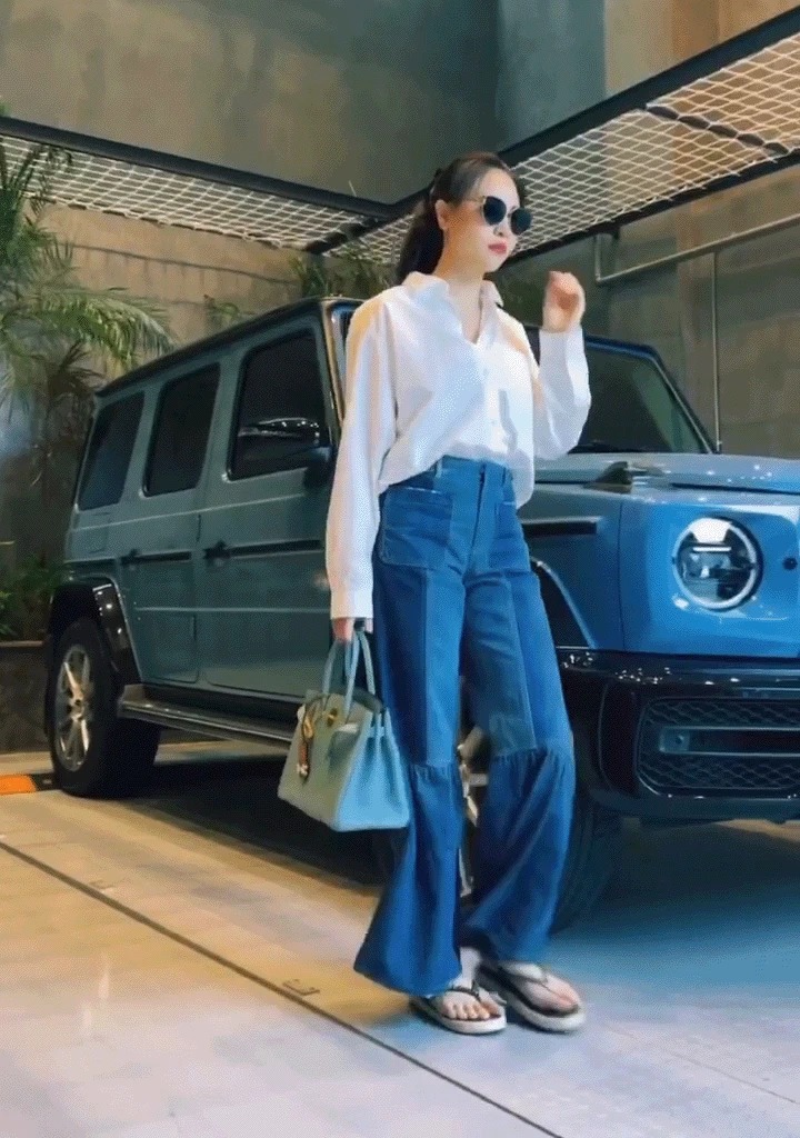 Sao Việt mặc gì khi tạo dáng với Mercedes G63: Sơn Tùng M-TP lịch lãm, Hiền Hồ diện đồ trăm triệu - Ảnh 11