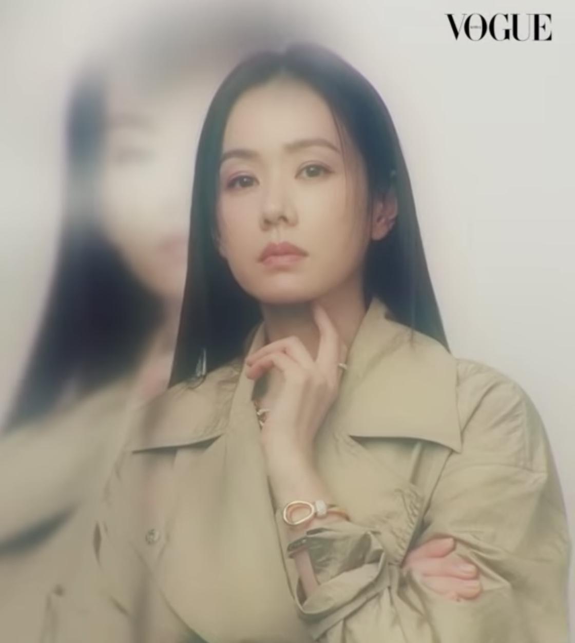 Trước giờ cưới, Vogue Hàn kỷ niệm hành trình độc thân của Son Ye Jin bằng video với những khoảnh khắc khoe vòng 1 quyến rũ.