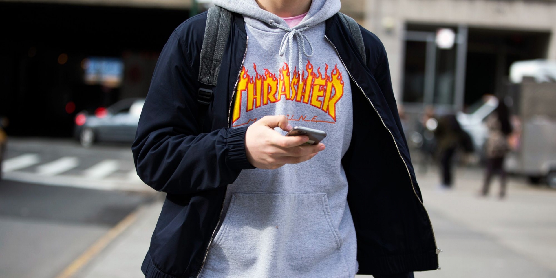 Thương hiệu Thrasher và logo ngọn lửa đầy tính biểu tượng của mình.