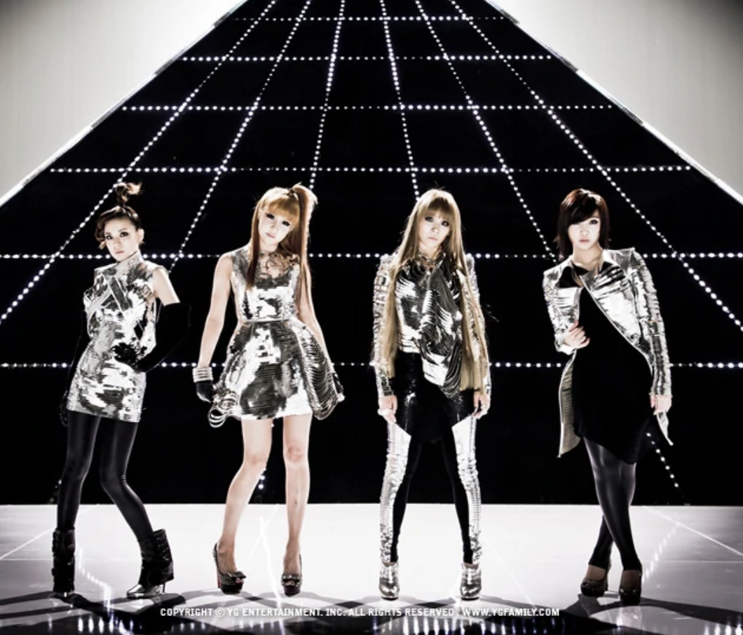 Fan ngỡ ngàng không tin 2NE1 comeback vì thời trang cứ như 'mắc kẹt' những năm 2010 - Ảnh 6
