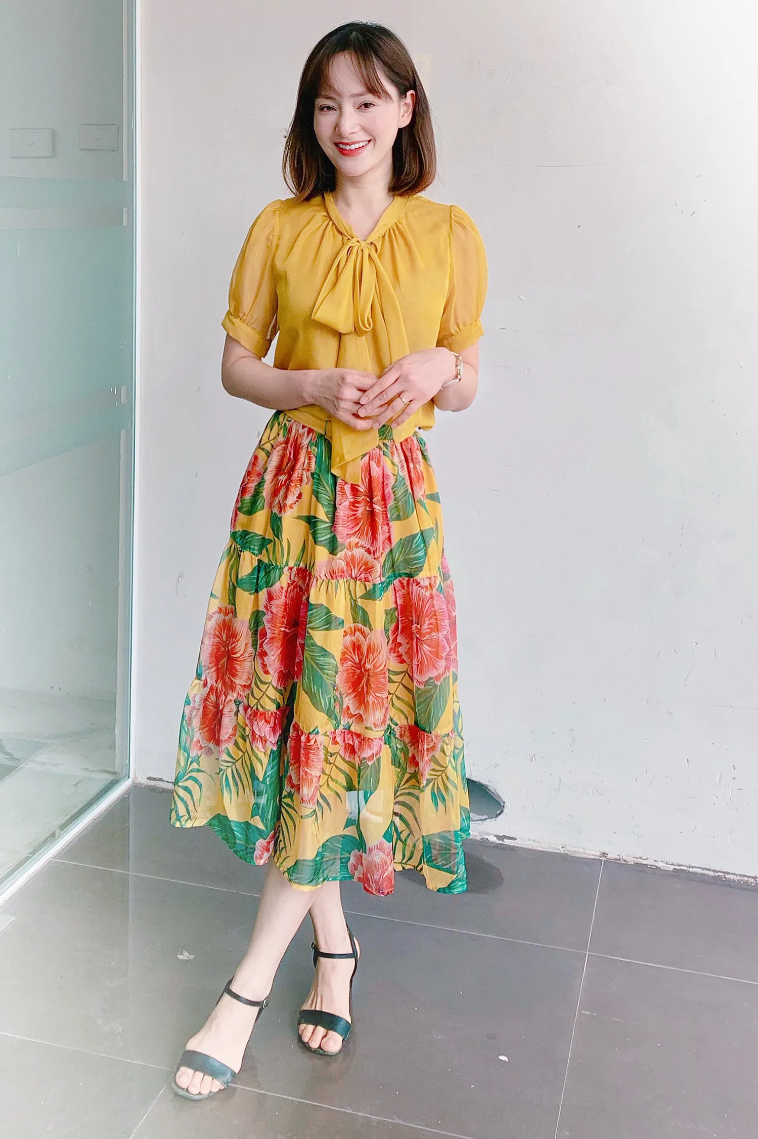 Lan Phương là trường hợp oái ăm khi ngoài đời mặc xấu nhưng lên phim lại xinh đẹp hết phần - Ảnh 1