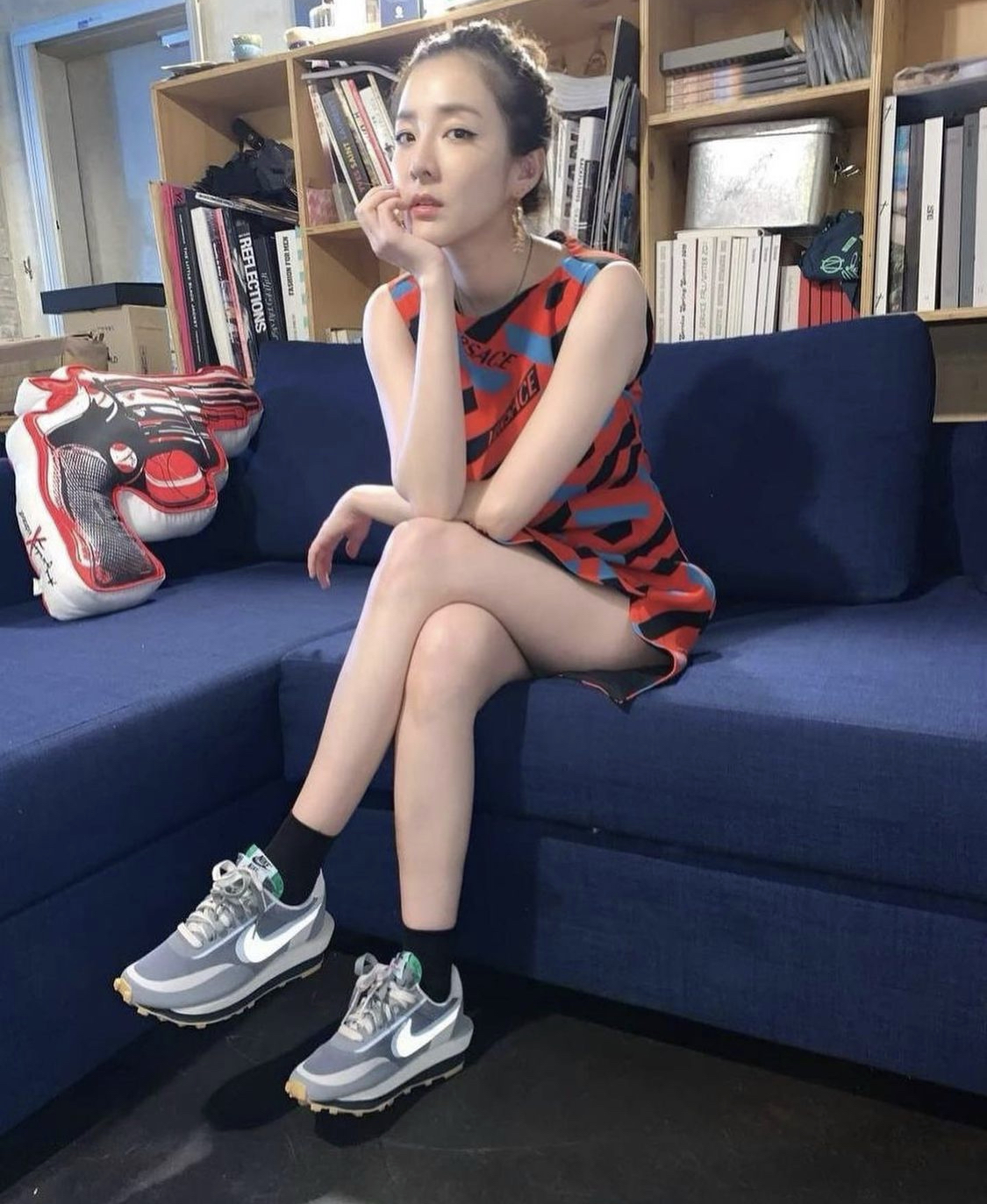 Tay chân của Dara vô cùng nhỏ nhắn, chứng tỏ quá trình ăn kiêng rất nghiêm ngặt.