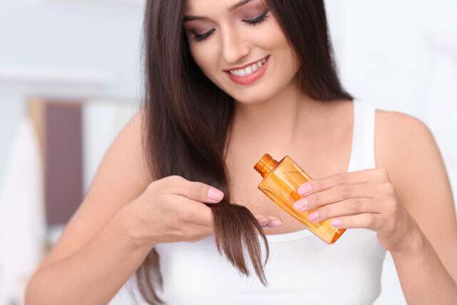 Một số tinh dầu phổ biến như dầu dừa, dầu amla cũng được chị em phụ nữ ưa chuộng trong việc chăm sóc tóc và da.