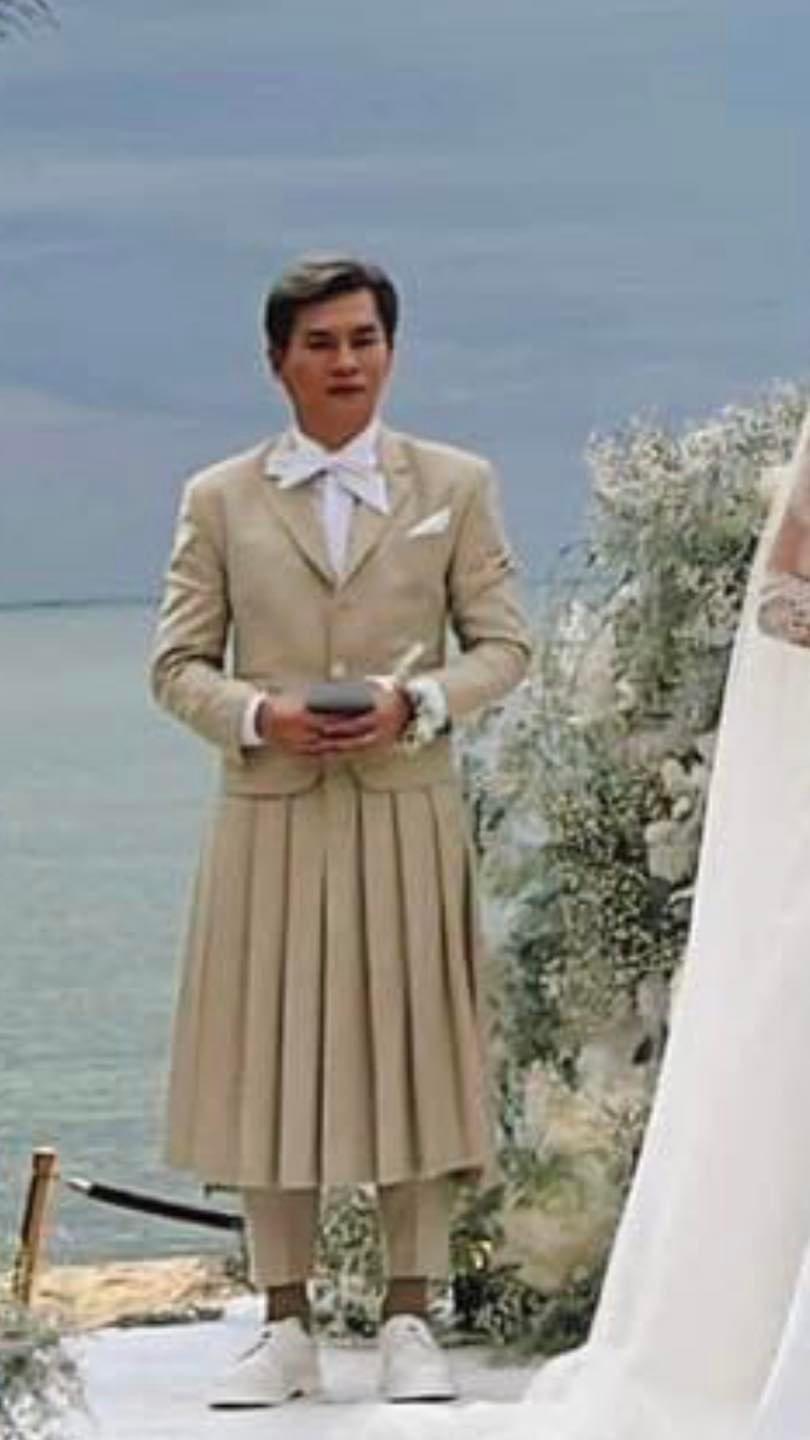 Đám cưới của Ngô Thanh Vân sẽ được dẫn dắt bởi MC MUA Nam Trung, anh trở thành điểm nhấn của buổi tiệc khi diện trang phục 'trên chú rể- dưới cô dâu' vô cùng độc đáo.