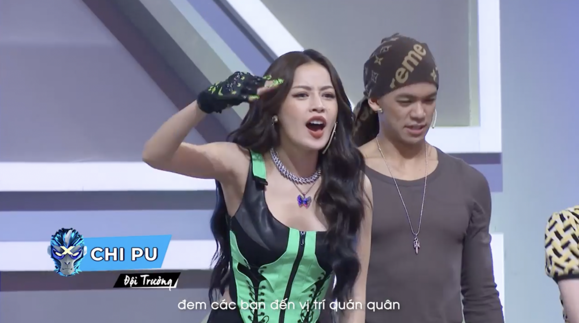 Thời trang nổi bật của Chi Pu trong chương tình 'Street Dance Vietnam'.